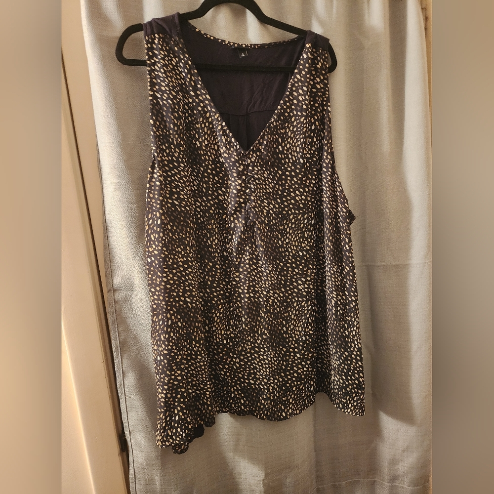Sleeveless torrid size 6